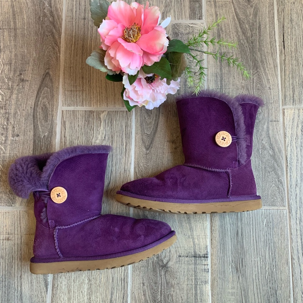 SOLD!💥UGG Purple Bailey Button Booties
